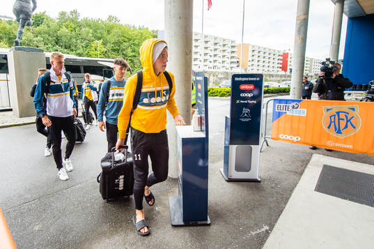 Jens Petter Hauge of Bodø/Glimt arrives