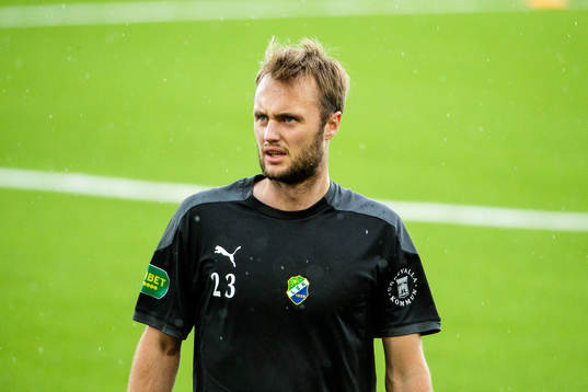 Ljungskiles Niklas Olsson innan fotbollsmatchen i