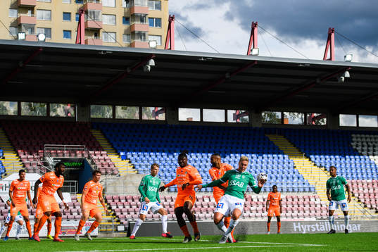 Brages Mattias Liljestrand och AFC Eskilstunas Samuel