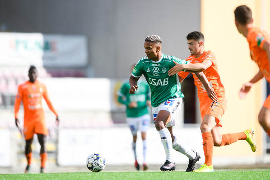 Brages Seth Kanteh Hellberg och AFC Eskilstunas Ismet