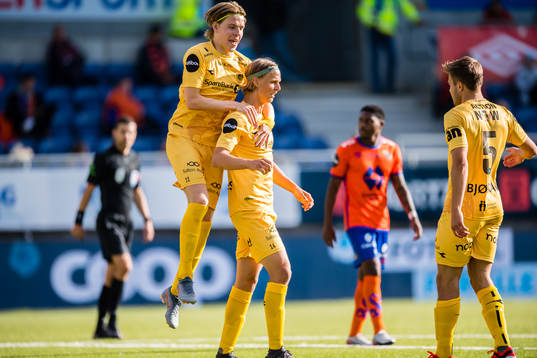 Ulrik Saltnes of Bodø/Glimt celebrates with Jens Petter