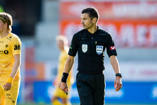 Tore Hansen, referee