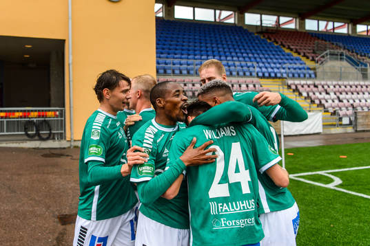 Brages Bantu Mzwakali jublar med Noa Williams och