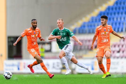 AFC Eskilstunas Ferid Ali och Ismet Lushaku mot Brages