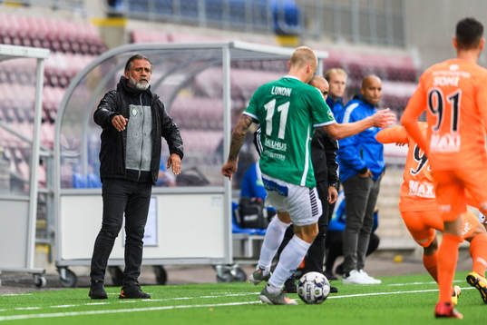 AFC Eskilstunas tränare Özcan Melkemichel