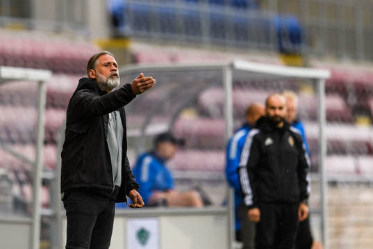 AFC Eskilstunas tränare Özcan Melkemichel