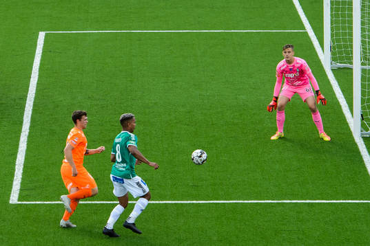 Brages Seth Kanteh Hellberg oroar framför AFC Eskilstunas