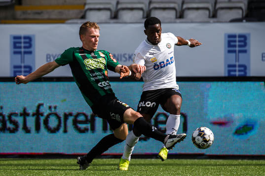 Varbergs Anton Liljenbäck och Örebros Kevin Wright