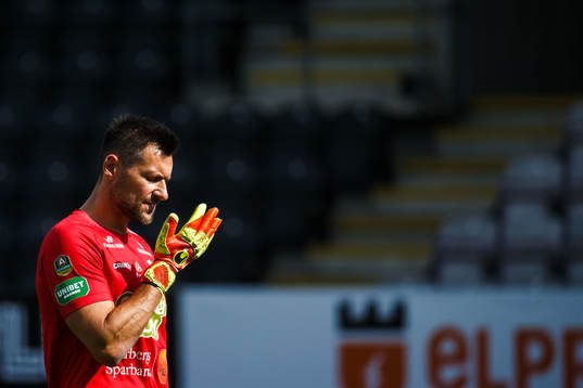 Varbergs målvakt Stojan Lukic deppar