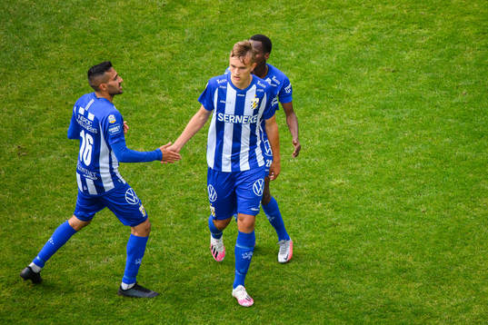 IFK Göteborgs Jesper Tolinsson lämnar planen