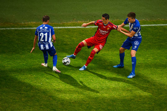 IFK Göteborgs Noah Alexandersson och Emil Holm  i en kamp