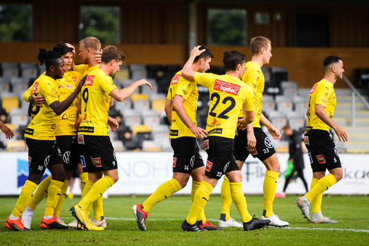 Mjällbys spelare jublar