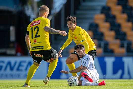 Mjällbys David Löfquist , David Batanero Puigbó  och
