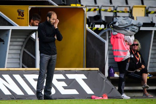 Häckens tränare Andreas Alm deppar