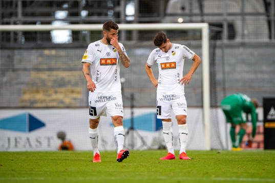 Häckens Joona Toivio  och Johan Hammar deppar