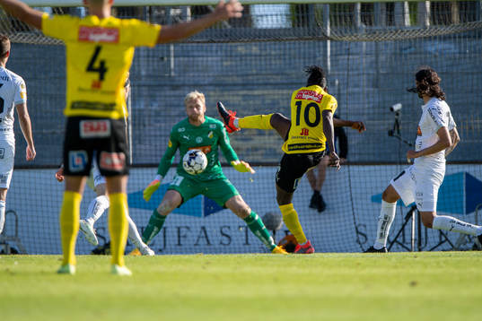 Mjällbys Mamudu Moro  gör 3-0