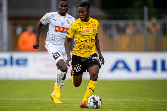 Mjällbys Mamudu Moro och Häckens Godswill Ekpolo