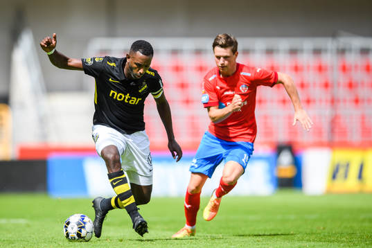 s Henok Goitom och Helsingborgs Max Svensson