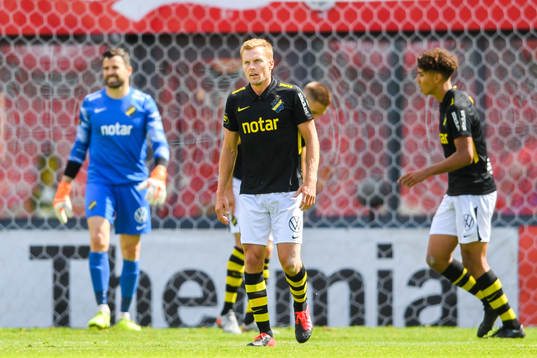 s Sebastian Larsson deppar