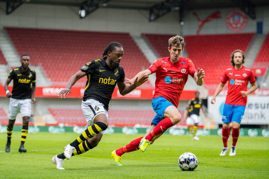 s Heradi Rashidi och Helsingborgs Adam Eriksson