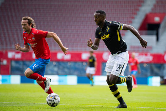 s Henok Goitom och Helsingborgs Mikkel Mix Diskerud