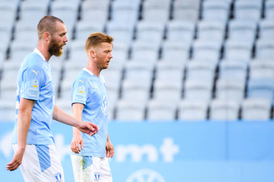 Malmö FFs Jo Inge Berget och Anders Christiansen deppar