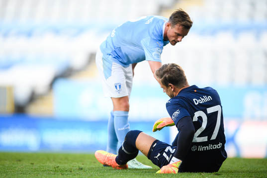 Malmö FFs Eric Larsson och målvakt Johan Dahlin