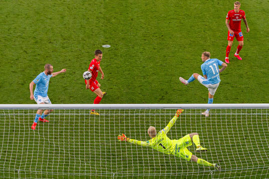 Malmö FFs Ola Toivonen och Jo Inge Berget oroar mot IFK