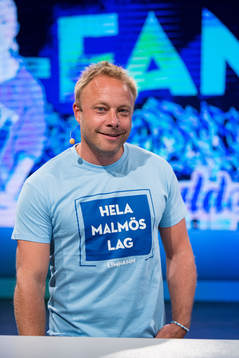 Anders Andersson i Malmö FFs Studio i blått