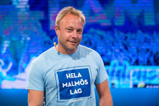 Anders Andersson i Malmö FFs Studio i blått