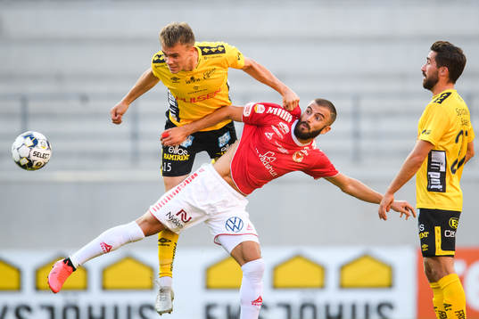 Kalmars Filip Sachpekidis och Elfsborgs Leo Väisänen