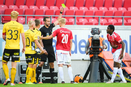 Kalmars York Rafael får en varning