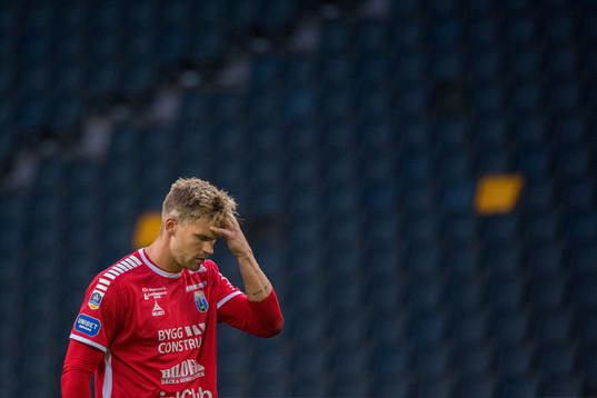 Sirius målvakt Lukas Jonsson deppar
