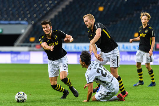 s Daniel Granli och Sebastian Larsson mot Sirius Stefano