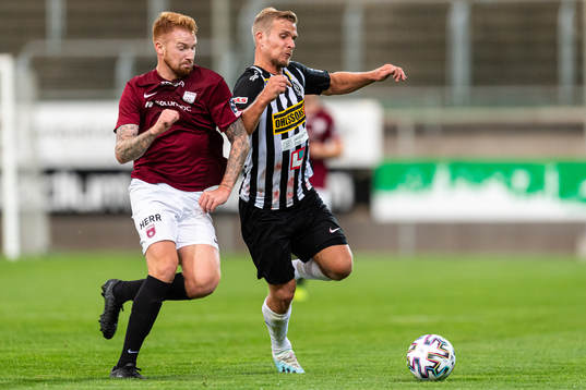 Qvidings Anton Henningsson mot Landskronas Linus Olsson