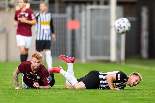 Qvidings Anton Henningsson och Landskronas Niklas Nielsen