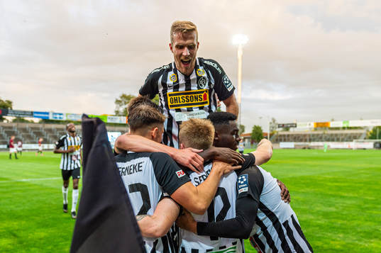 Landskronas spelare jublar
