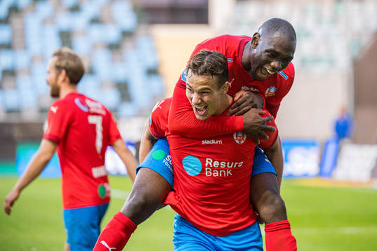Helsingborgs Assad Al Hamlawi jublar med Ravy Tsouka Dozi