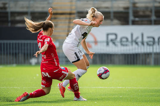 Örebros Frida Abrahamsson och Göteborgs Stina Blackstenius