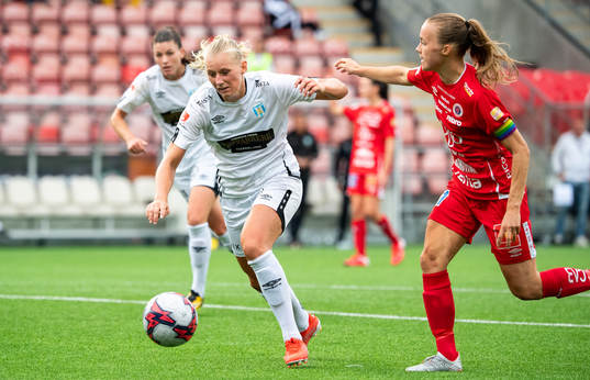 Göteborgs Stina Blackstenius och Örebros Frida Abrahamsson