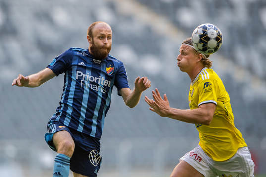Djurgårdens Curtis Edwards och Falkenbergs Carl Johansson