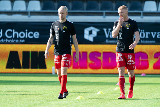 Elfsborgs Johan Larsson och Sivert Heltne Nilsen innan