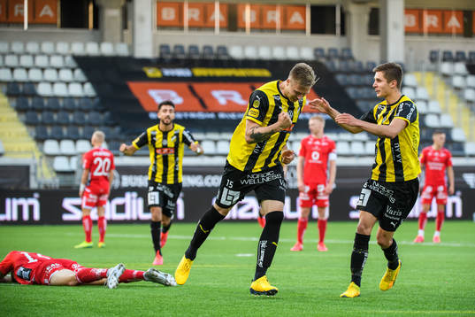 Häckens Alexander Söderlund och Leo Bengtsson jublar