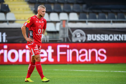 Elfsborgs Simon Strand deppar