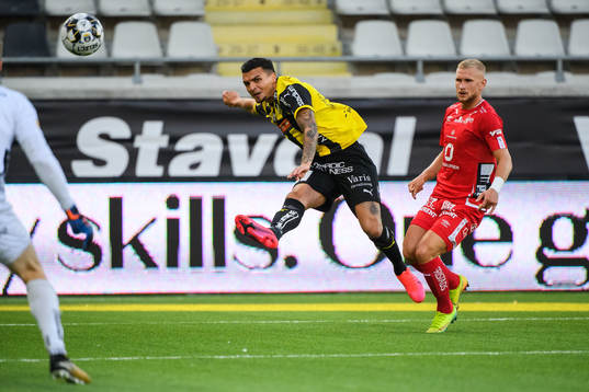 Häckens Ahmed Yasin och Elfsborgs Simon Strand