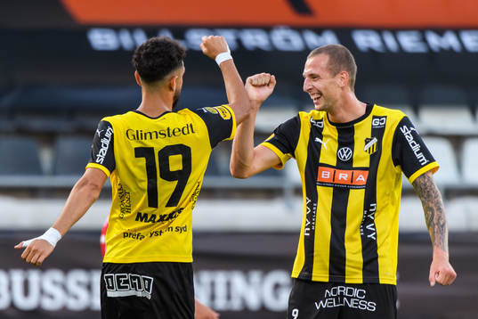 Häckens Daleho Irandust och Gustaf Nilsson jublar