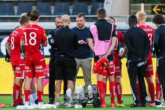 Elfsborgs manager Jimmy Thelin samlar laget