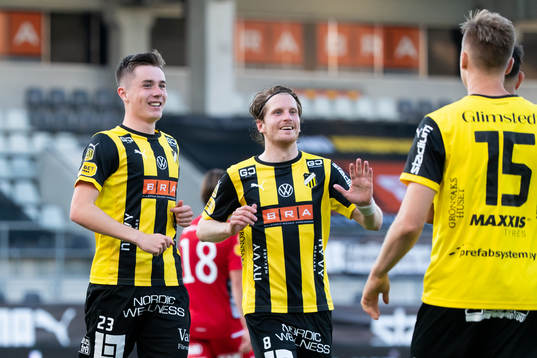 Häckens Patrik Wålemark och Erik Friberg jublar