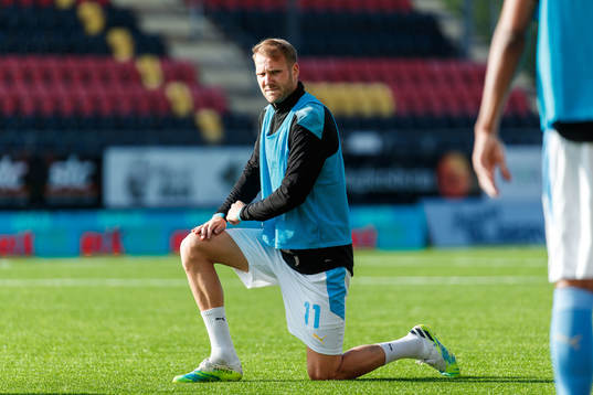 Malmö FFs Ola Toivonen värmer upp