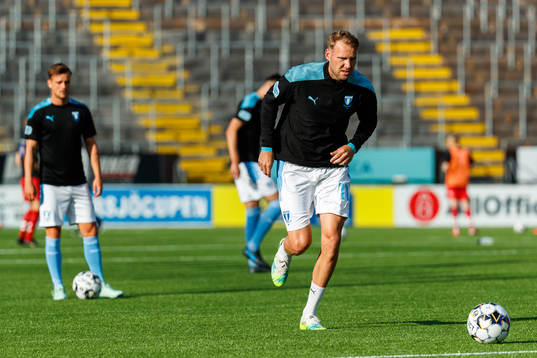 Malmö FFs Ola Toivonen värmer upp
